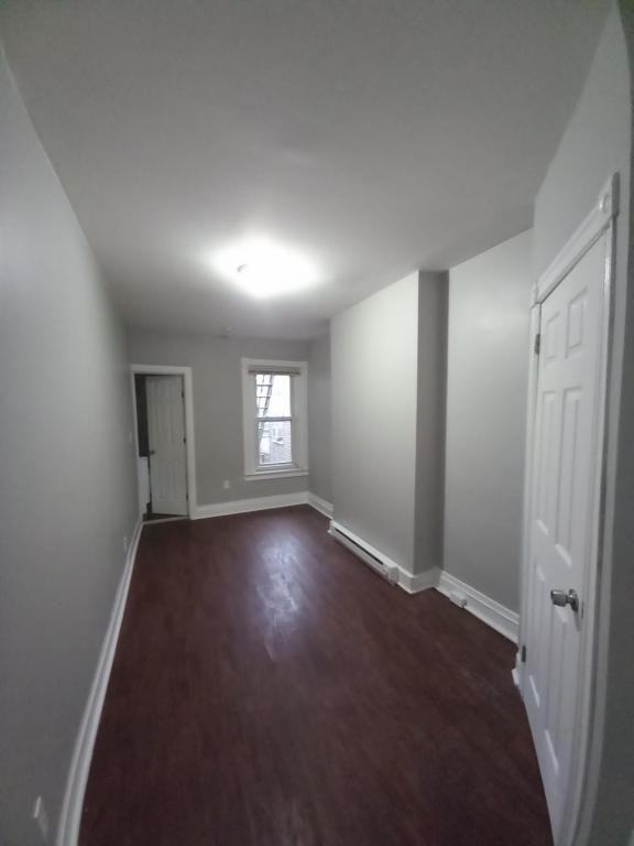 33 N Franklin St - Photo 2 of 6