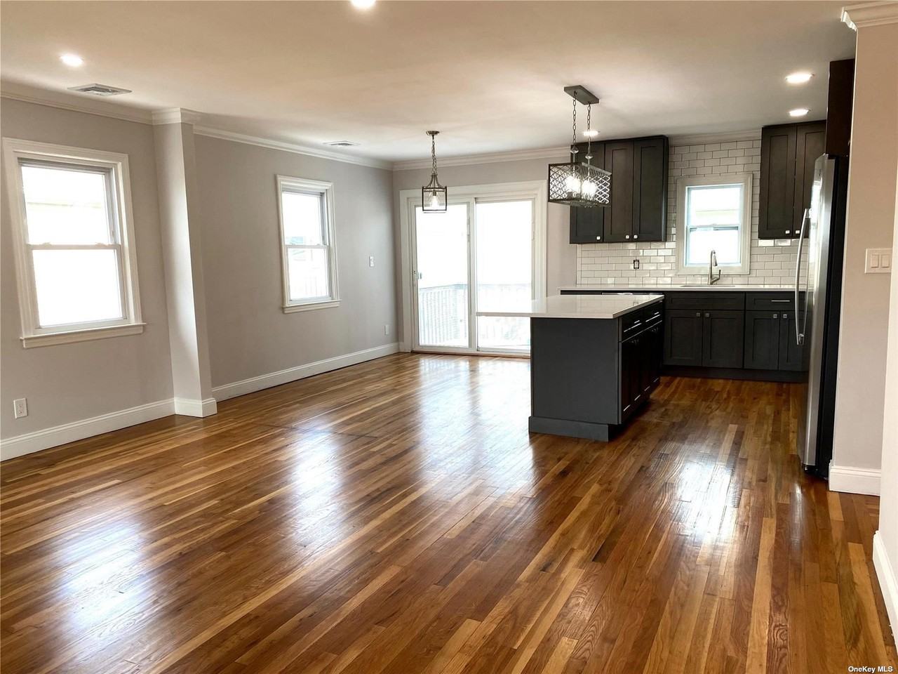 44 Rochester Ave - Photo 3 of 19