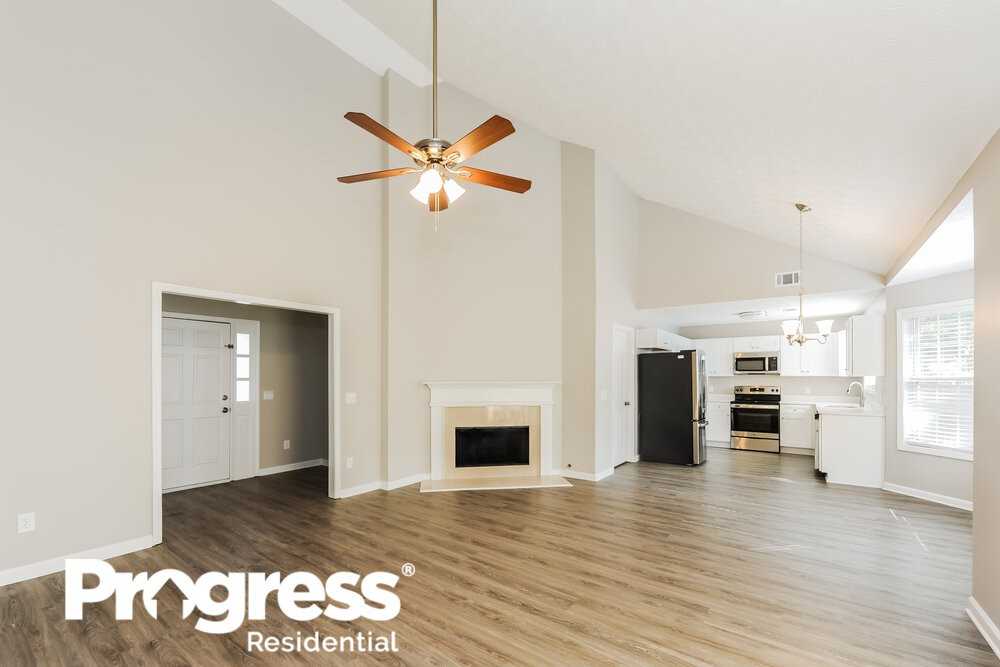 2057 Colony Dr - Photo 3 of 20