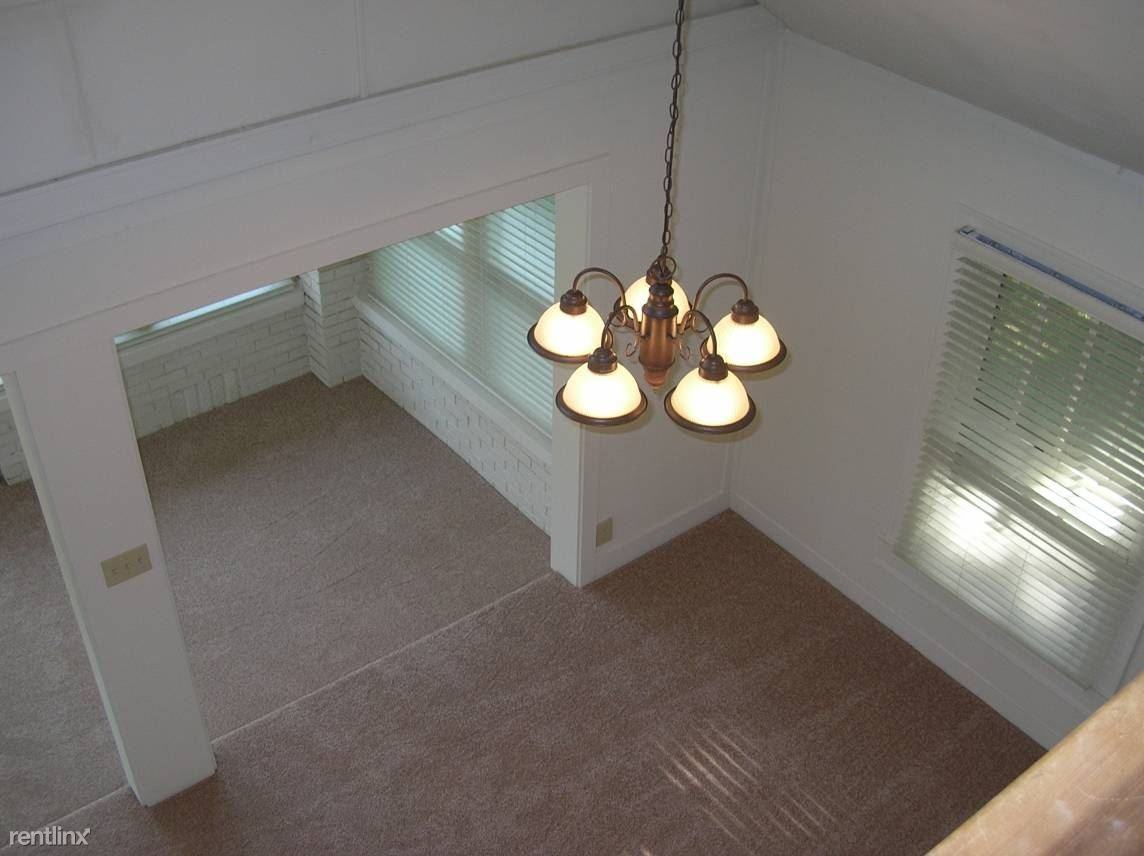 924 E Hillside Dr - Photo 2 of 16