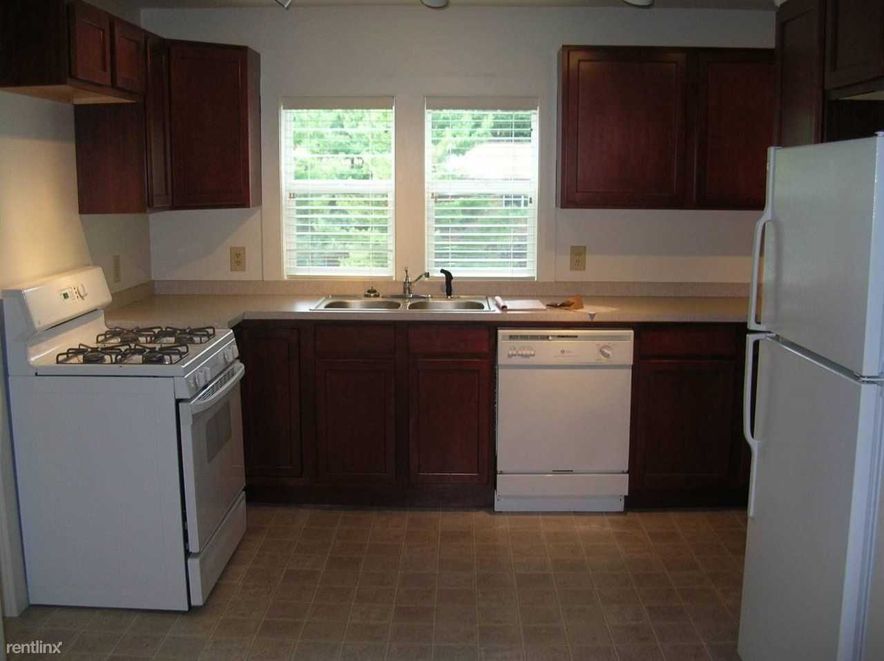 924 E Hillside Dr - Photo 3 of 16