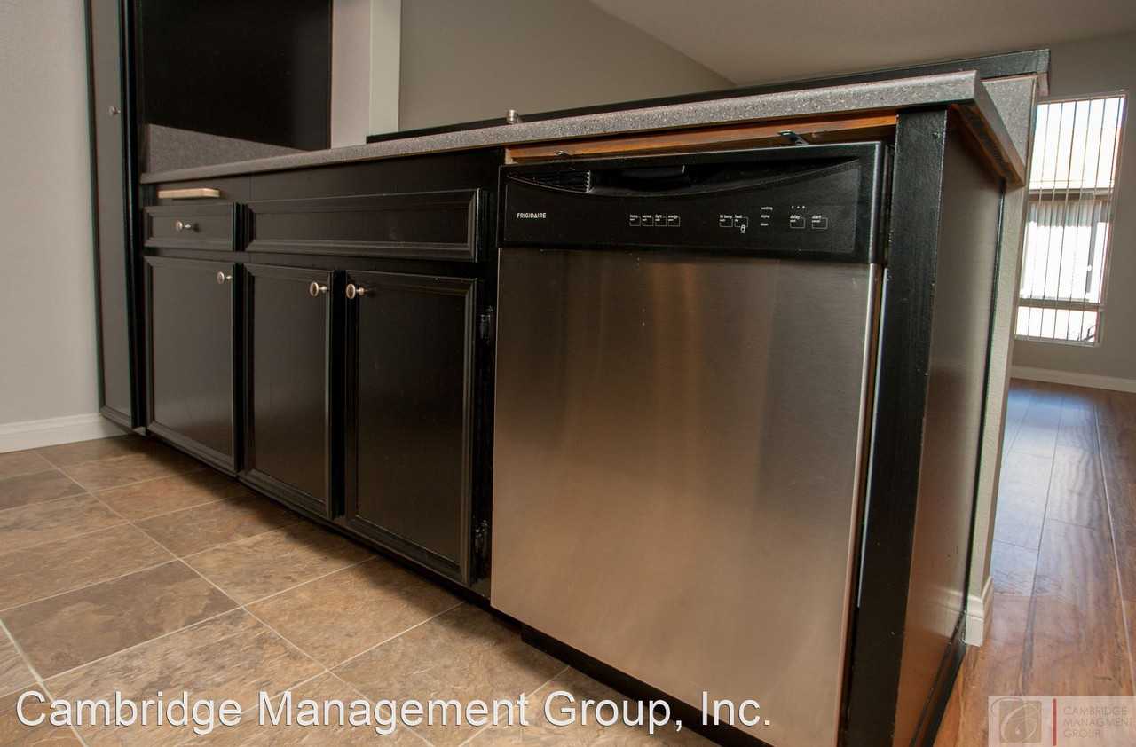 4605-4611 32nd St - Photo 2 of 6