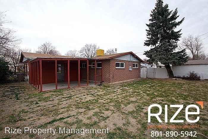 1150 N Topaz Dr - Photo 2 of 16