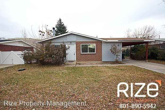 1150 N Topaz Dr - Photo 3 of 16