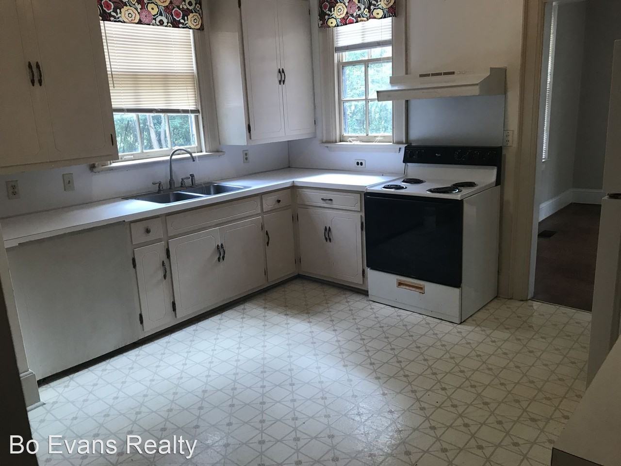 3305 Southview Ave - Photo 2 of 17