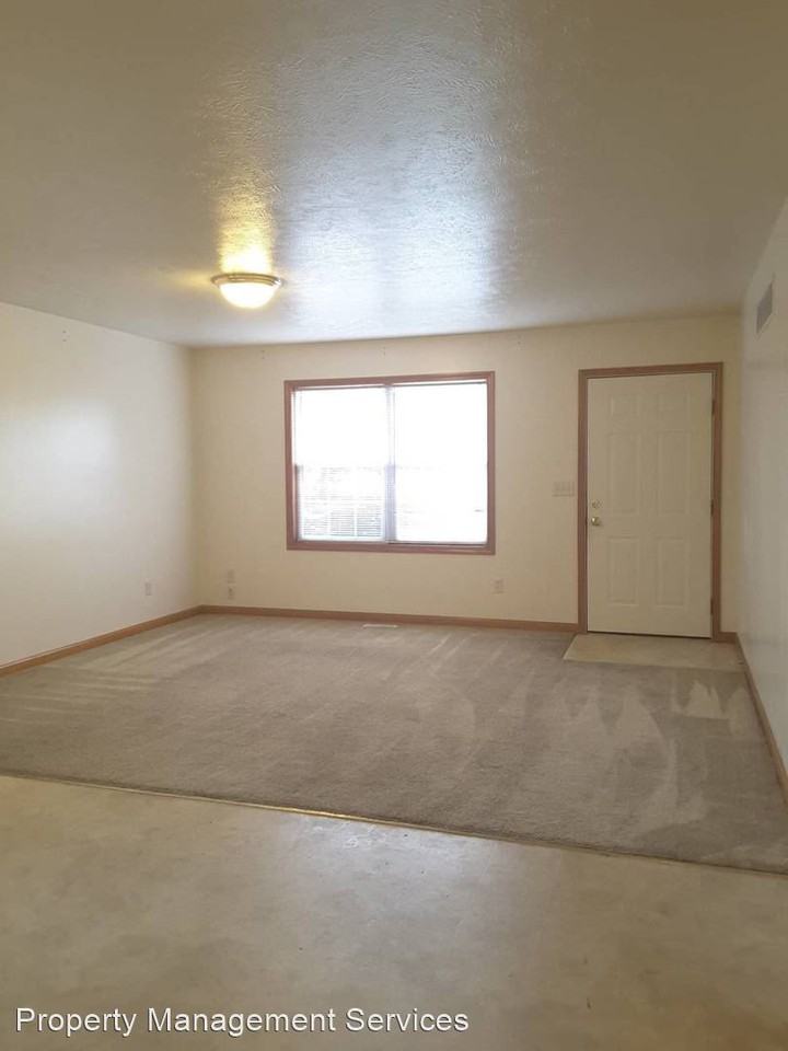 57079 CR 35 - Photo 3 of 24