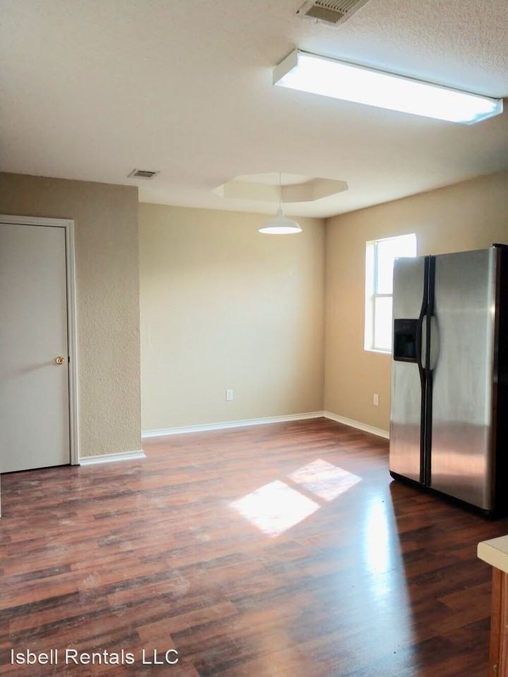 3504 Driftwood Dr - Photo 3 of 10