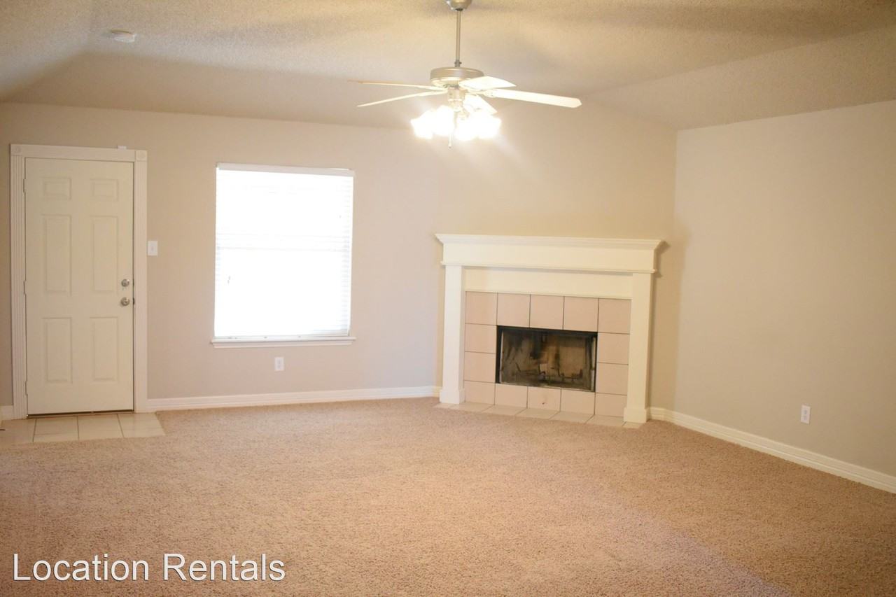 6723 8th St - Photo 3 of 14