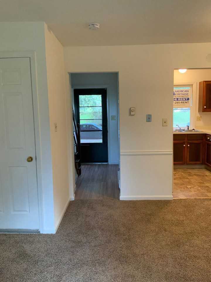 1645 CHADWICK CIRCLE - Photo 2 of 9