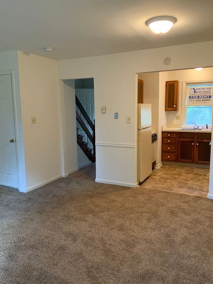 1645 CHADWICK CIRCLE - Photo 3 of 9