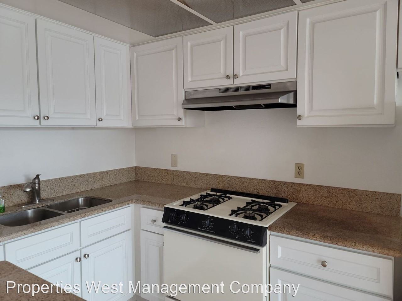 910 W 26th St #8 - Photo 2 of 8