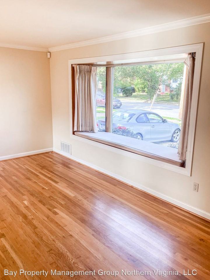 5332 Taney Ave, Alexandria, VA 22304 3 Bedroom House for 2,775/month