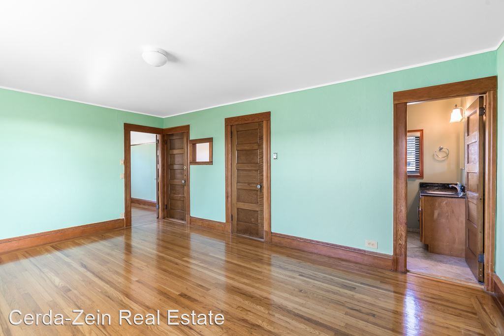 4382 4382 Howe Street - LU - Photo 3 of 23