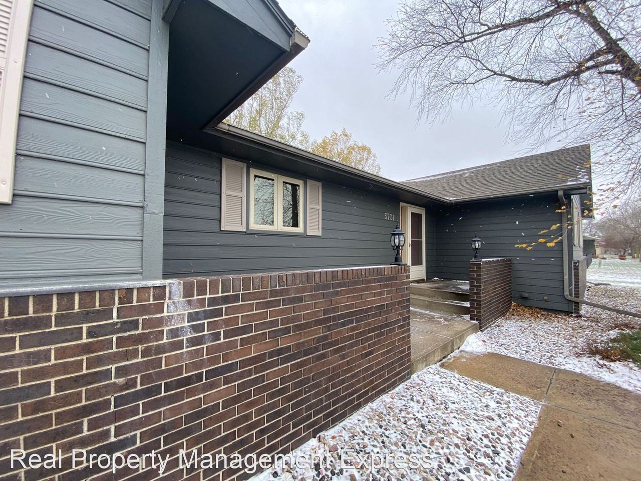 5701 W Silver Valley Dr - Photo 2 of 23
