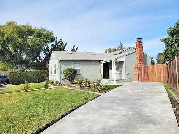 1040 Adason Dr - Photo 3 of 10