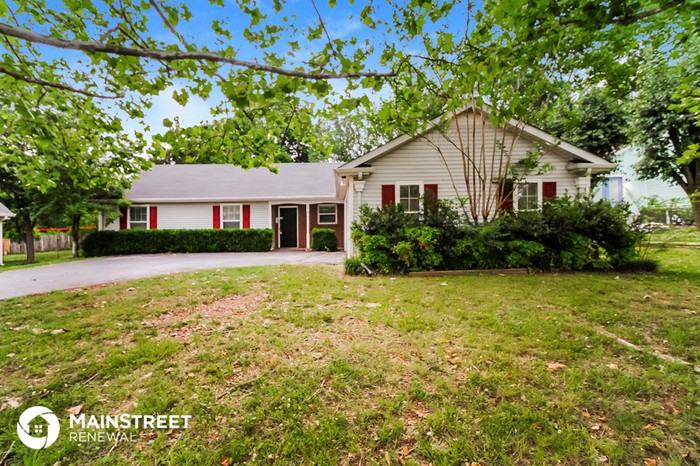 2432 Laurel Hill Ct - Photo 2 of 17