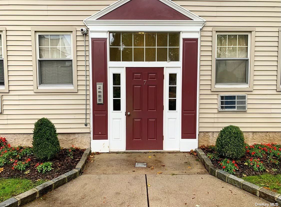 324 Post Avenue, Westbury, NY 11590, USA 8 unit Rentals Zumper