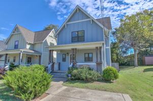 featured image of 1422A Huffine St #1
