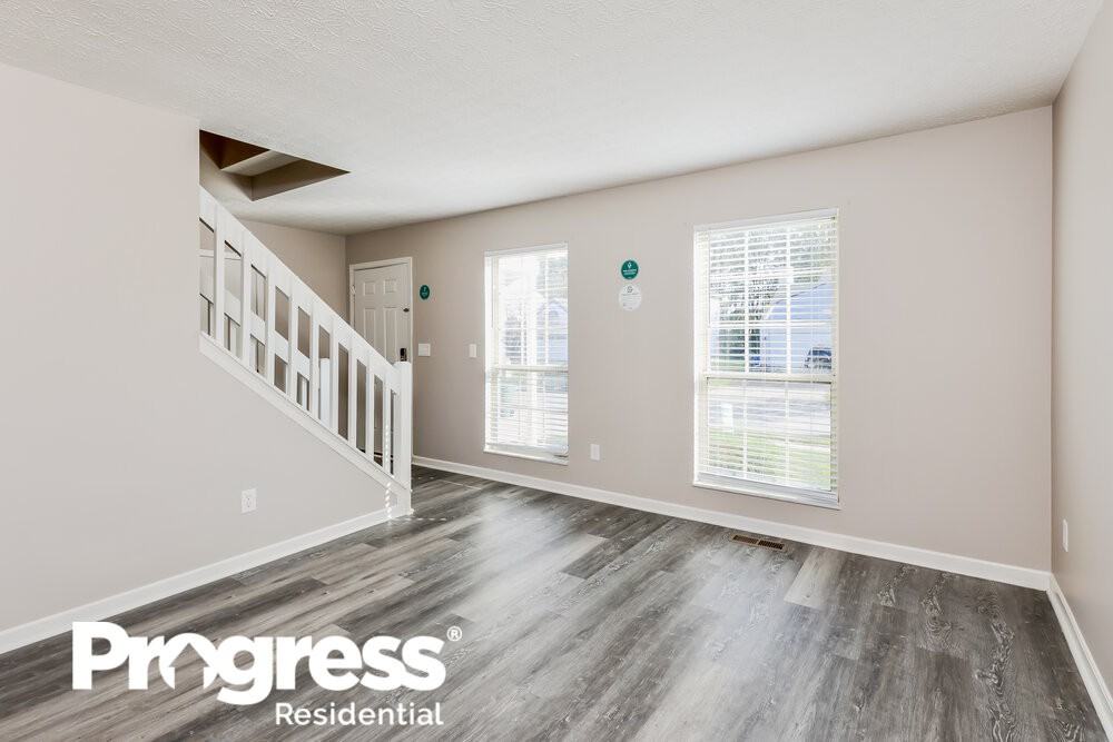 2615 Copperwood Rd - Photo 3 of 15