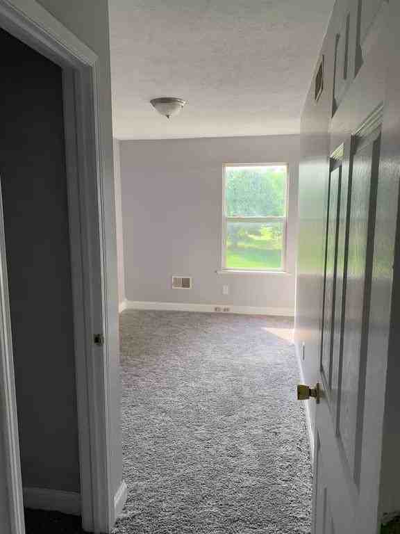 10625 Hathaway Ave - Photo 3 of 11
