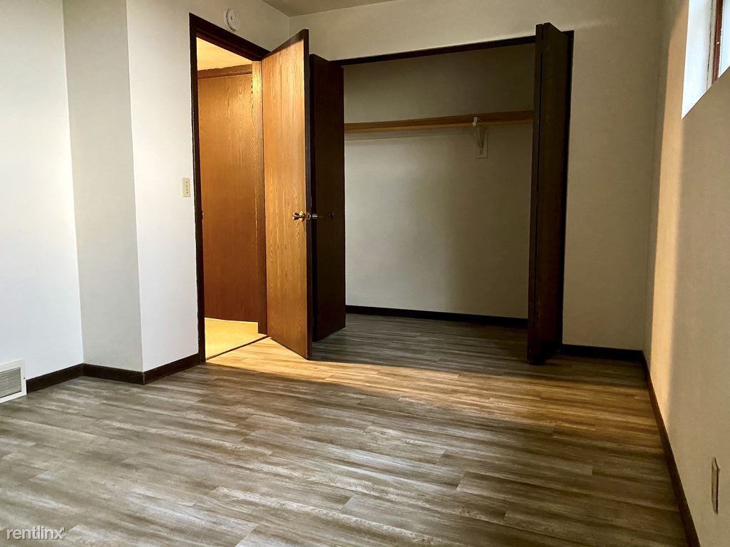 333 S Parker St - Photo 3 of 8