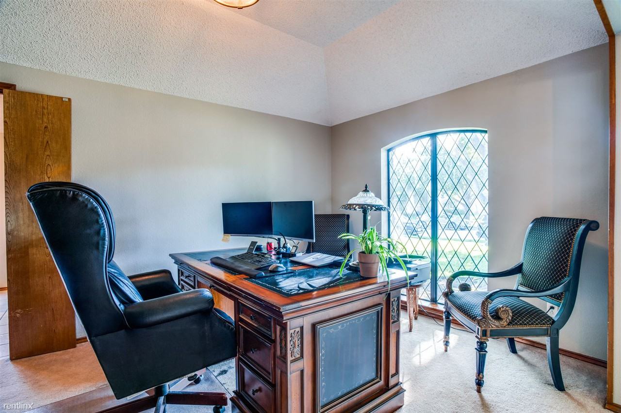 1511 Quail Run Dr - Photo 3 of 10