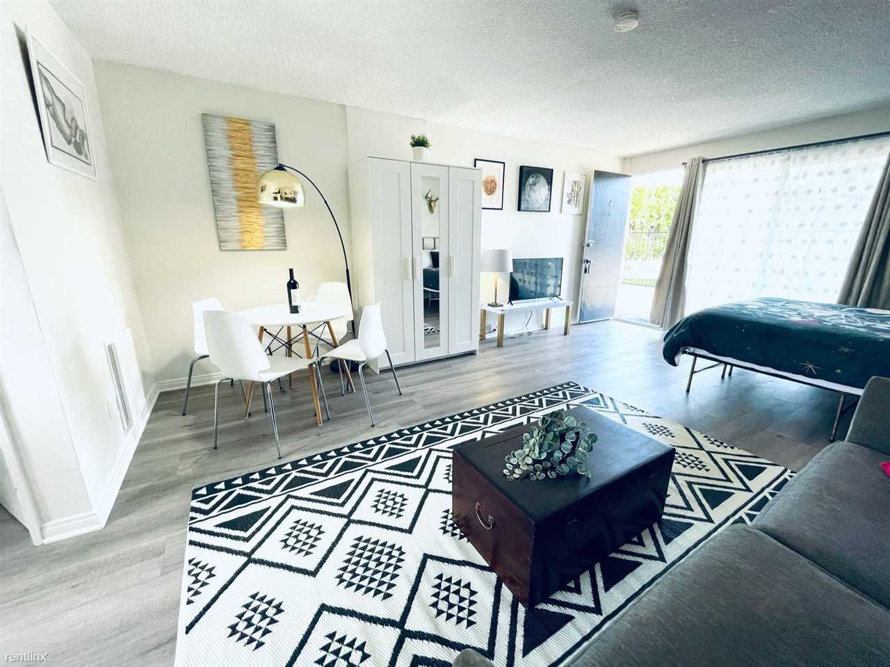 Sepulveda and Mariposa - Photo 2 of 3