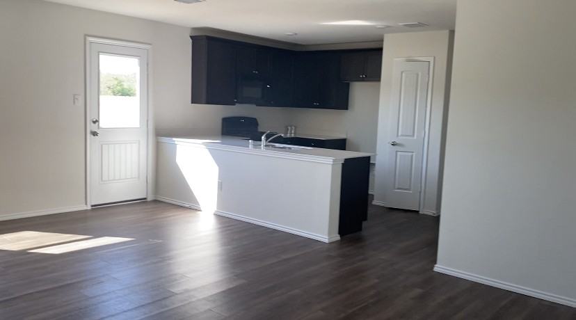 1623 Daunton Dr - Photo 3 of 6