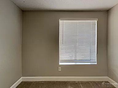 7806 Royal Stewart Dr - Photo 3 of 12