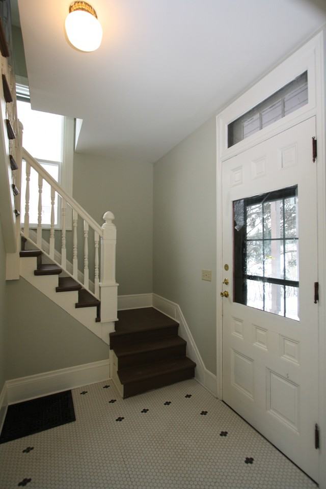 1908 Roblyn Ave #1 - Photo 2 of 9