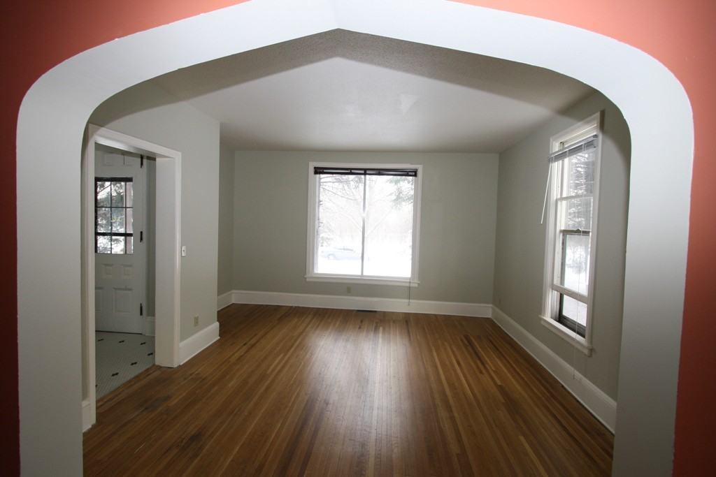 1908 Roblyn Ave #1 - Photo 3 of 9