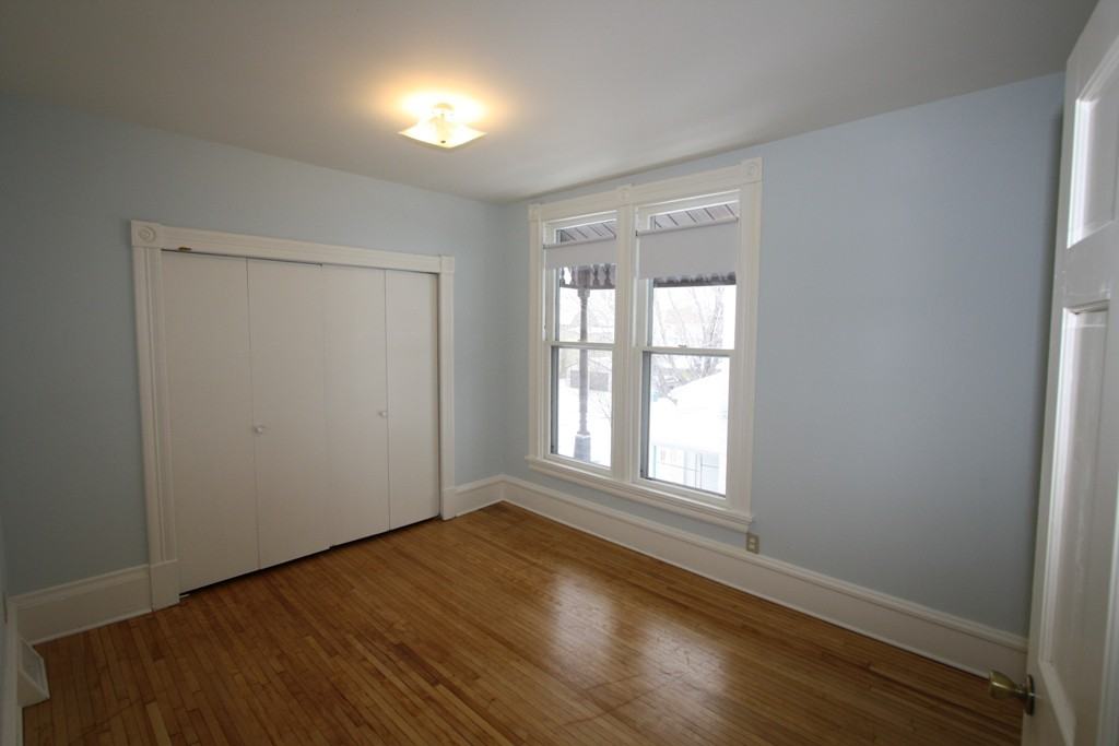 1908 Roblyn Ave #1 - Photo 7 of 9