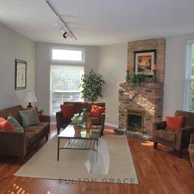 223 W Wisconsin St #3C