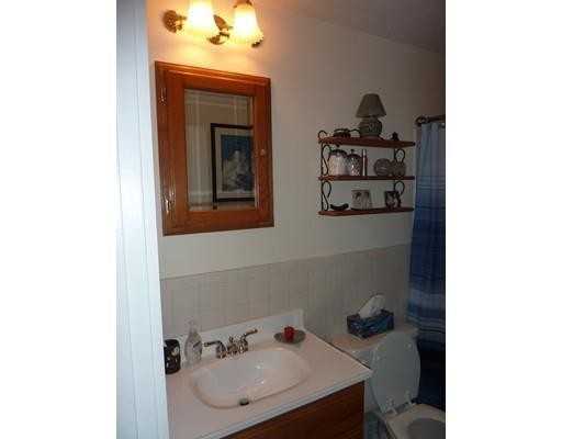 22 Lindbergh Ave - Photo 3 of 7