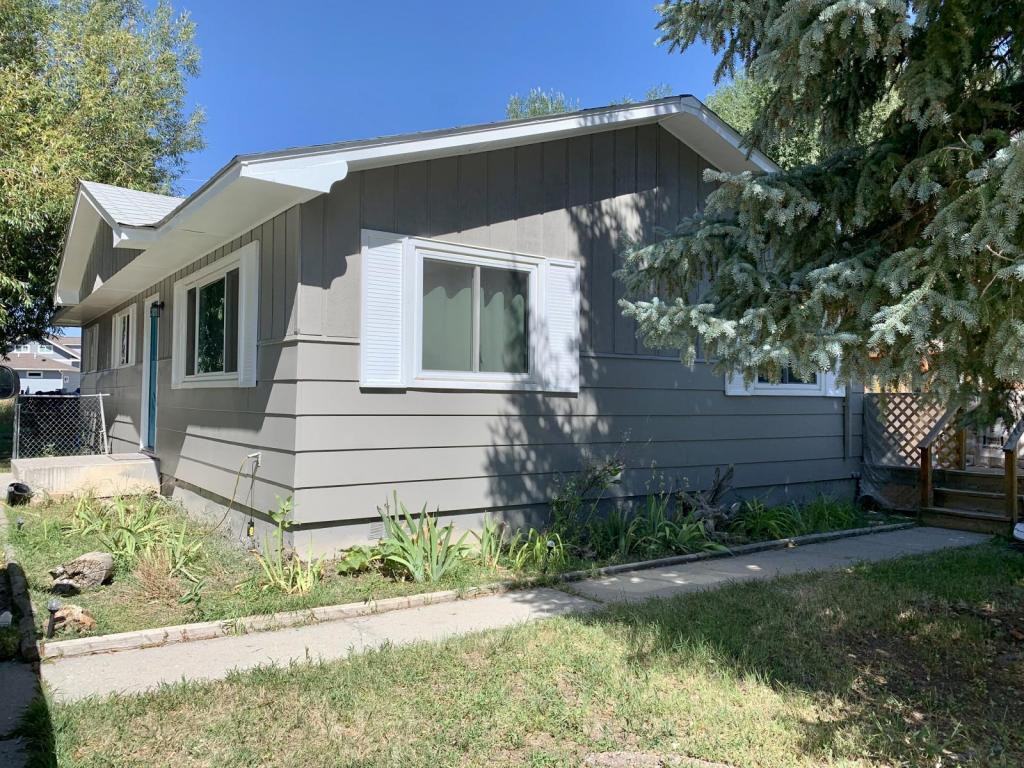 1355 Goodrich Dr - Photo 2 of 17