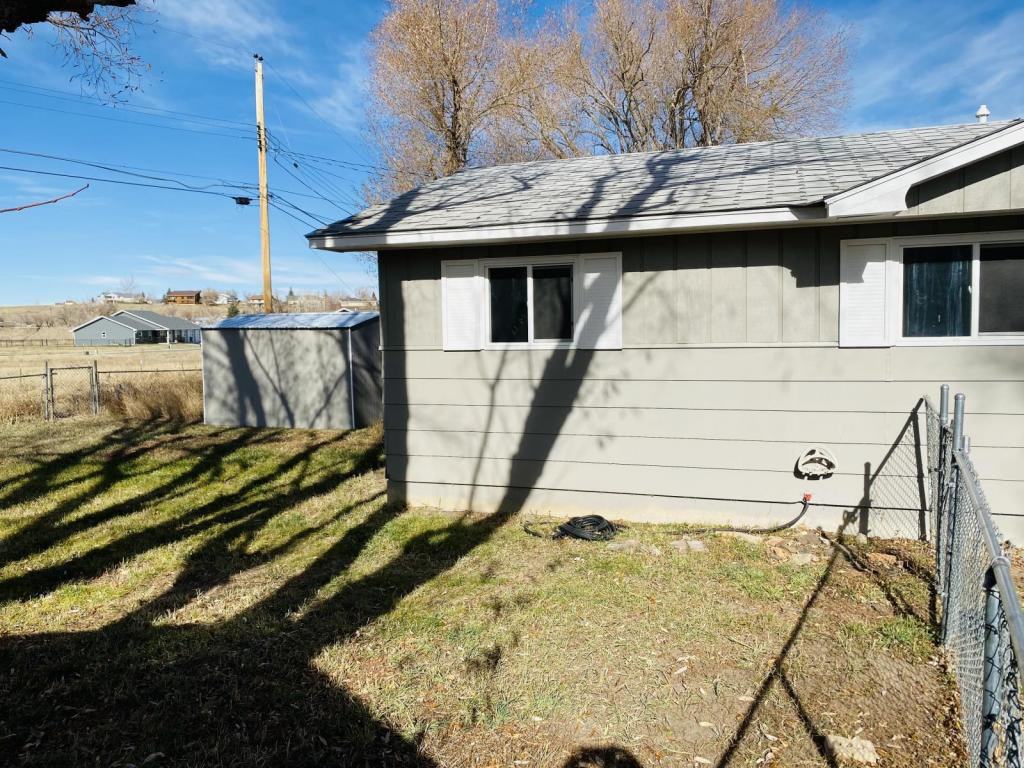 1355 Goodrich Dr - Photo 3 of 17