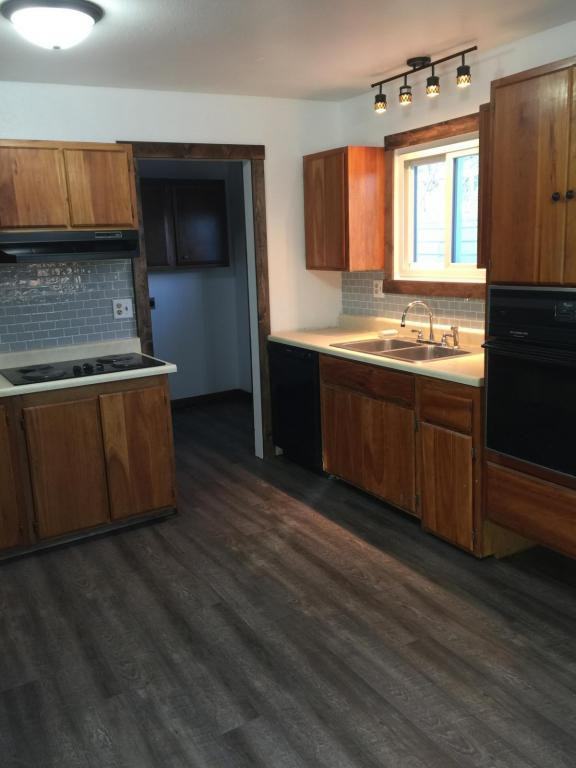 1355 Goodrich Dr - Photo 7 of 17