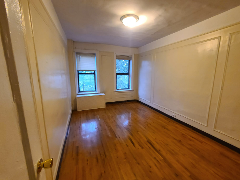 2500 Heath Ave - Photo 3 of 9