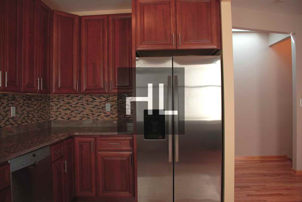 22-63 Crescent St #3 - Photo 2 of 12