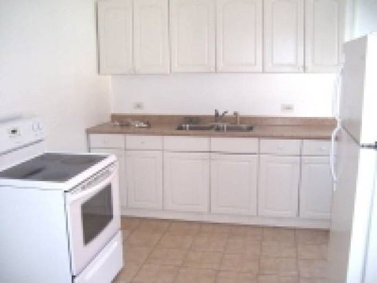 800 N State St #14 - Photo 2 of 4