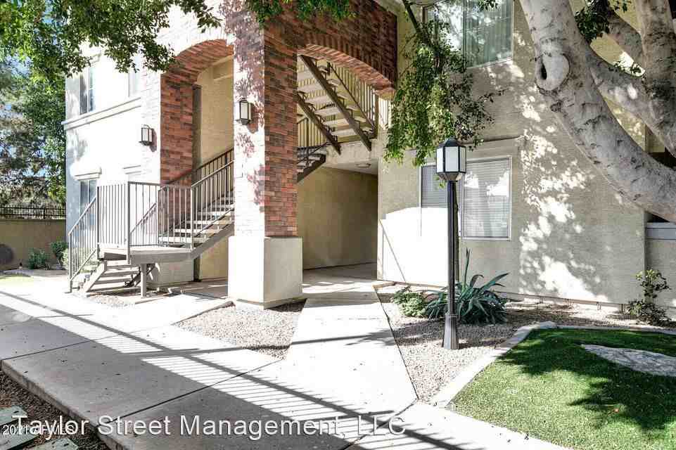 3302 N 7th St - Photo 3 of 6