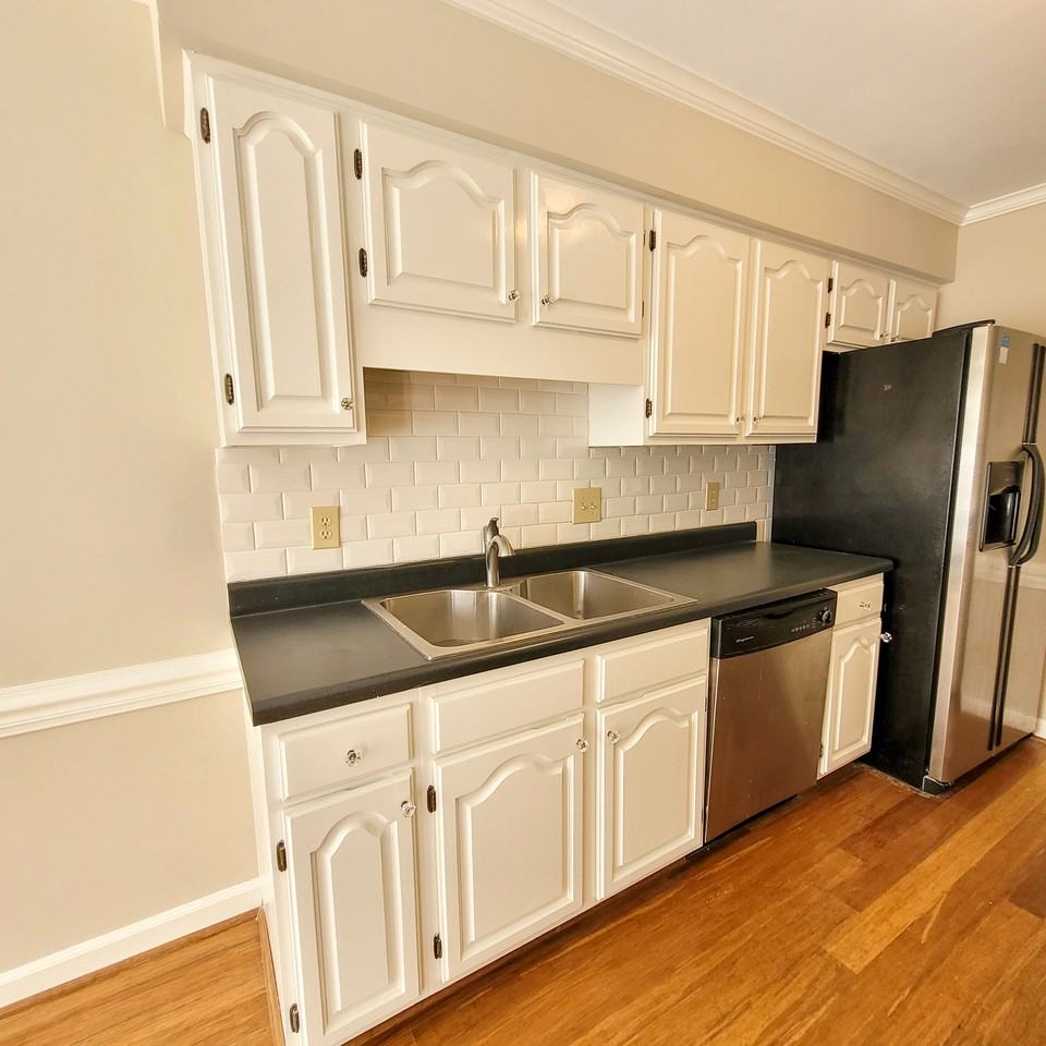 4504 Hershey Court - Photo 5 of 24