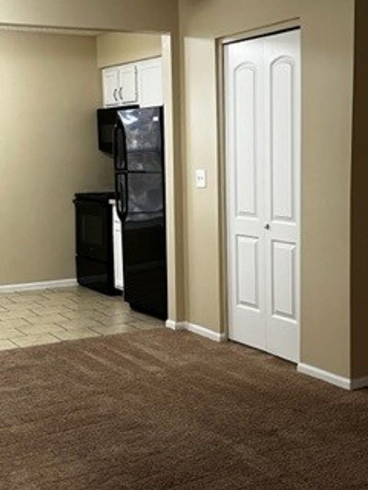 Great One Bedroom available now in Raytowns Schools! - Photo 3 of 11