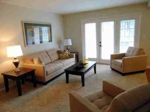 512 W Main St - Photo 2 of 5