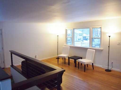 1057 Hampton Dr - Photo 3 of 9