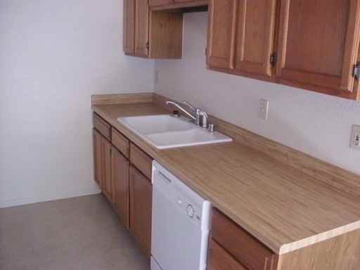 10719 Walnut St - Photo 3 of 17