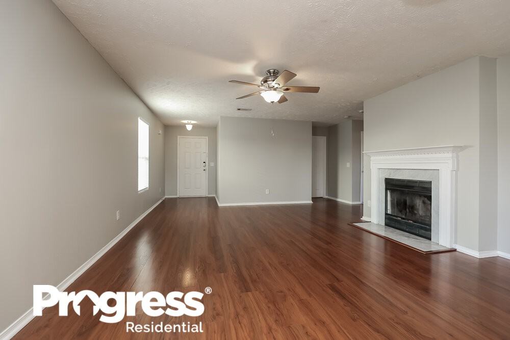 5064 Smith Springs Pkwy - Photo 3 of 16