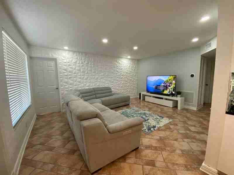 1505 Northwest 58th Avenue - Photo 3 of 5