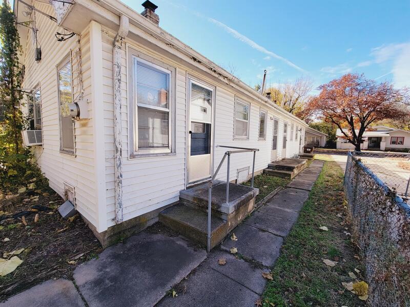 734 S Ellis St - Photo 3 of 13