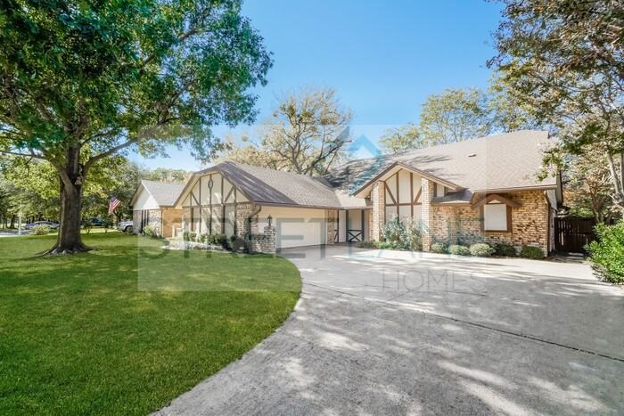 1209 Limetree Ln - Photo 2 of 15